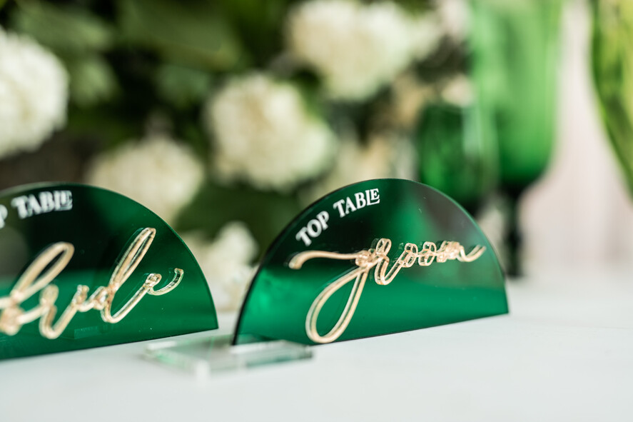 Winietki glamour eleganckie winietki na stół weselny wizytówki ślubne, złote glamour winietki na stoły weselne, zielone winietki na ślub8
