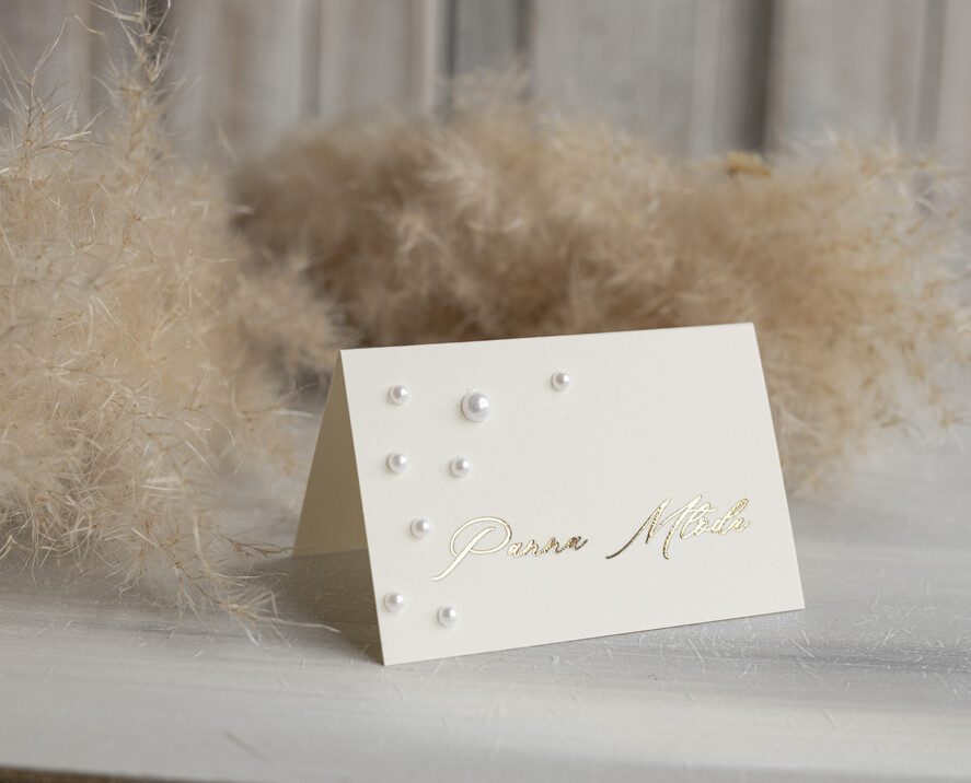 Winietki glamour winietki ślubne wizytówki dla gości weselnych, złote napisy na winietkach, winietki z perełkami, złote winietki na stół weselny z perełkami3