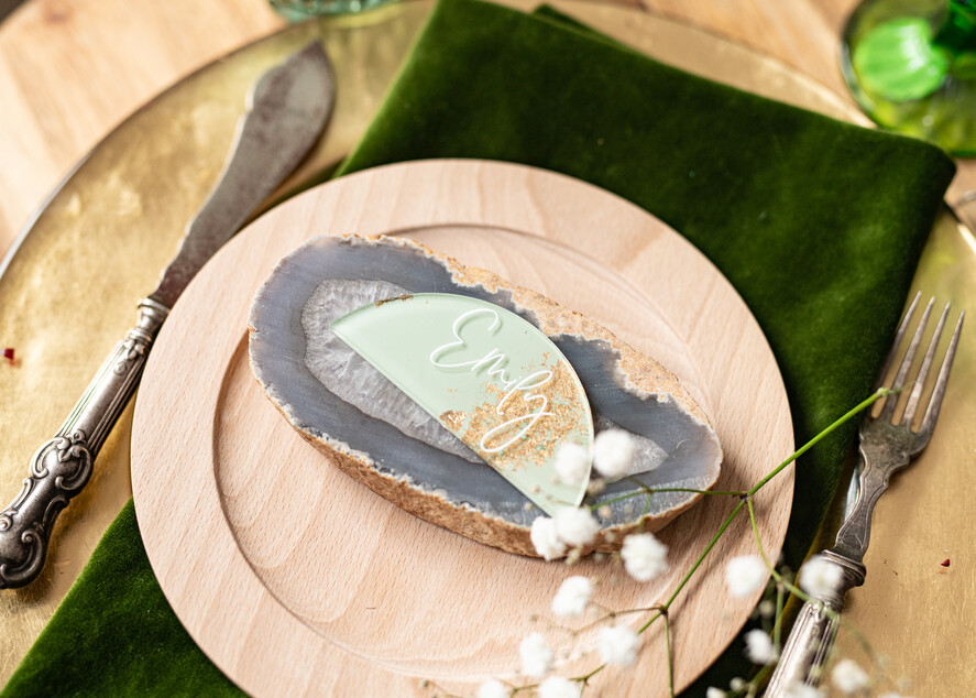 Winietki glamour szałwiowe eleganckie winietki ślubne, złote wizytówki dla gosci weselnych, miętowe winietki z pleksy malowane farbą , winietki na stół weselny, 7