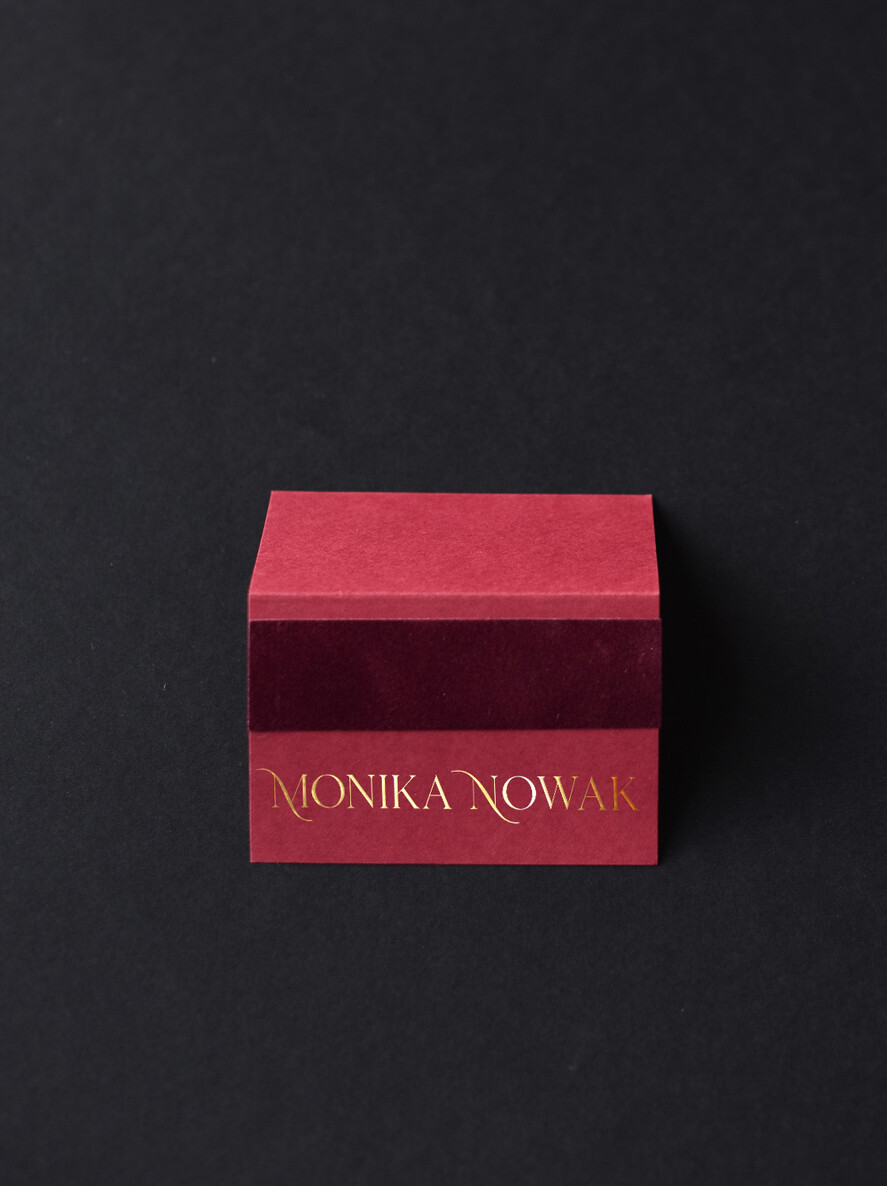 Winietki glamour ozdobne winietki na ślub wizytówki dla gości weselnych złote napisy winietka z welurem 1