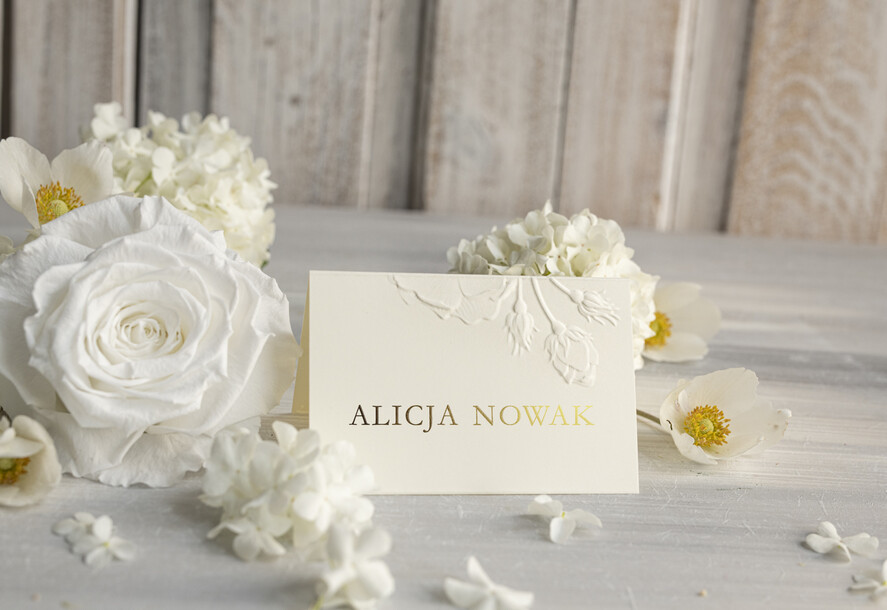 Winietki glamour ozdobne winietki na ślub wizytówki dla gości weselnych, eleganckie winietki z tłoczonymi kwiatami, tłoczone kwiaty na winietkach ślubnych2