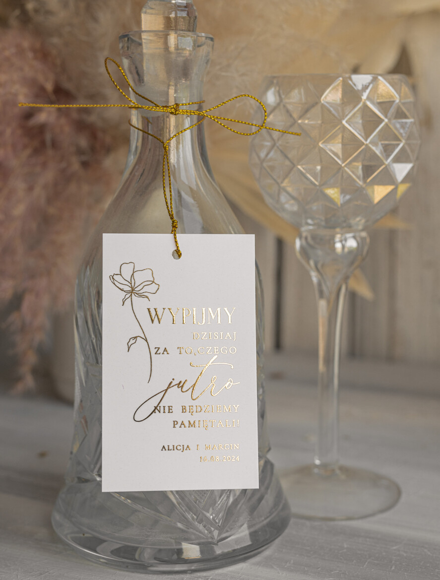 Zawieszki na butelki glamour zawieszki na alkohol weselny, złote z dowolnym tekstem, zawieszka na butelkę ze złotymi literami, ozdoba stołu weselnego1