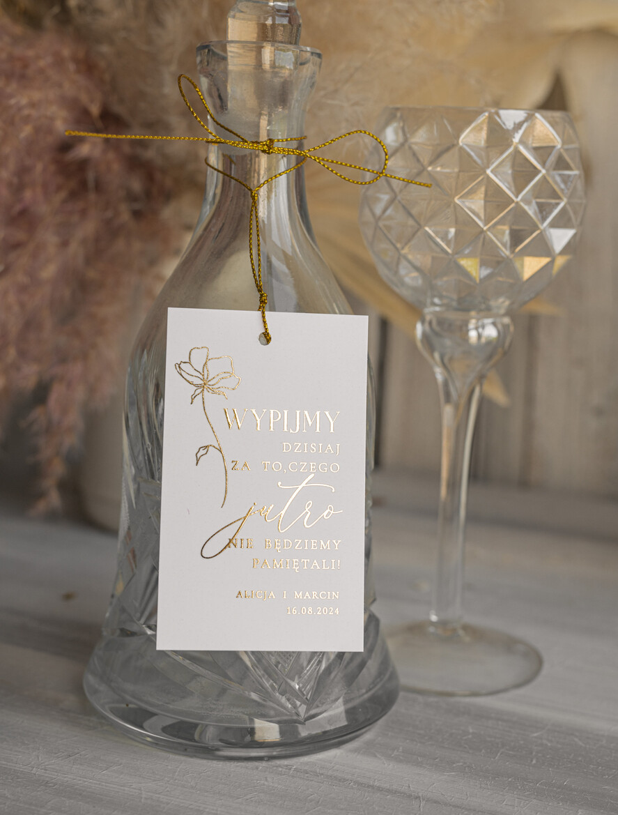 Zawieszki na butelki glamour zawieszki na alkohol weselny, złote z dowolnym tekstem, zawieszka na butelkę ze złotymi literami, ozdoba stołu weselnego2