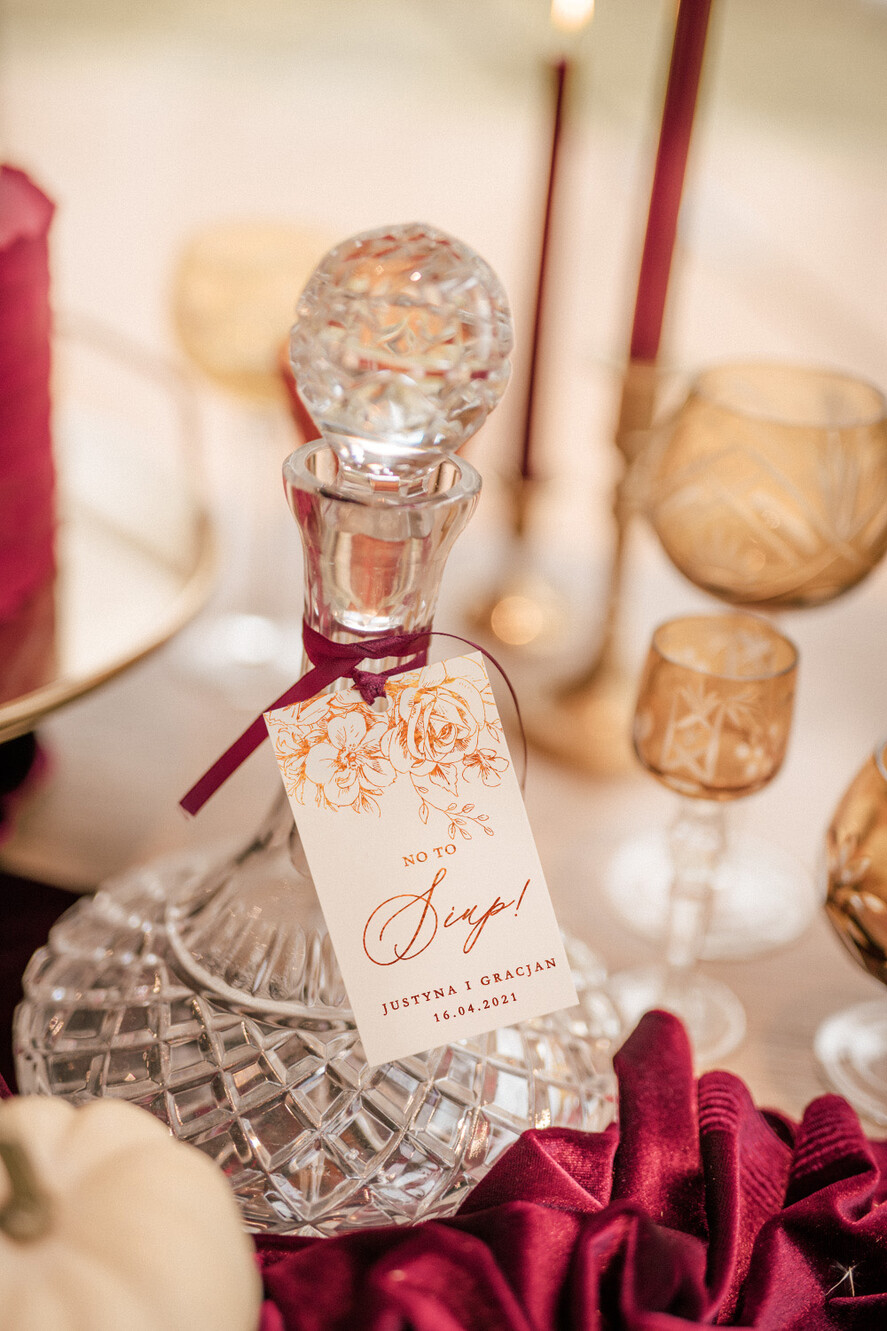 Zawieszki na butelki glamour etykieta na wódkę zawieszka na alkohol weselny, złote z waszą treścią0