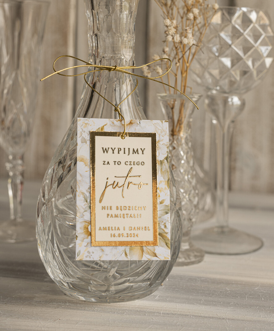 Zawieszki na butelki glamour etykiety na wódkę weselną z kwiatami, złote eleganckie winietki z dowolną treścią, złote zawieszki ślubne, eleganckie zawieszki na butelkę 3