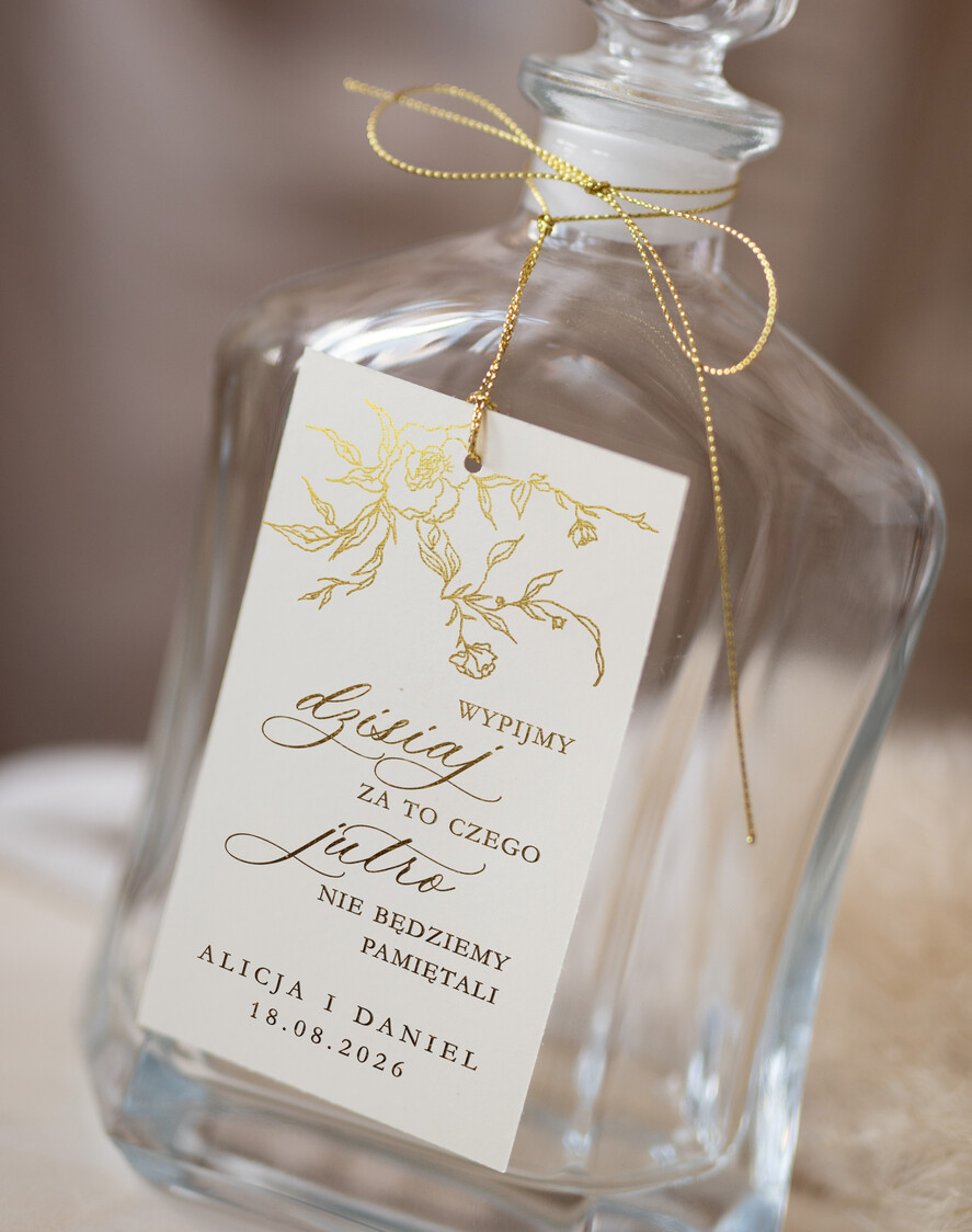 Zawieszki na butelki glamour zawieszki na alkohol weselny, złote zawieszki z dowolnym tekstem, zawieszka na butelkę ze złotymi literami, ozdoba stołu weselnego1