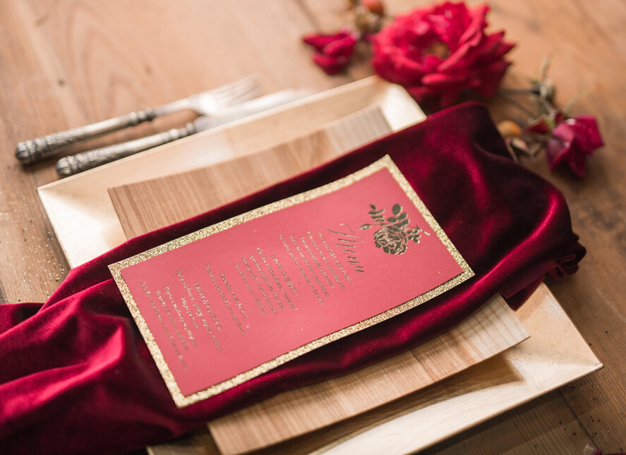 Menu glamour ślubne menu z planem podawania dań wesenych, złote i eleganckie na klasyczne wesele6