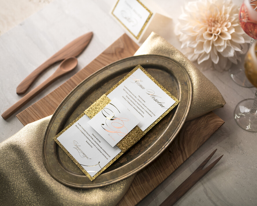 Menu glamour menu weselne na stoły plan podawania posiłków, złote lub srebrne napisy wasza treść1