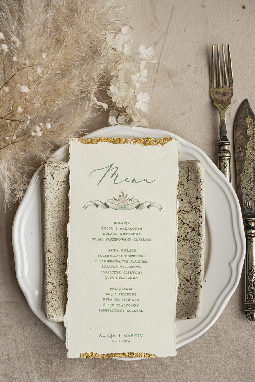 Menu glamour złota karta dań weselnych, menu weselne z dartymi brzegami i płatkami złota, karta podawania dań na weselu ze złotem 3