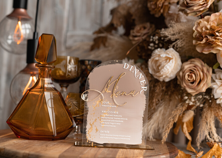 Menu glamour nowoczesna forma karty dań na weselu, akrylowe menu weselne, stojąca karta dań, menu weselne w stylu glamour, złote menu weselne 6