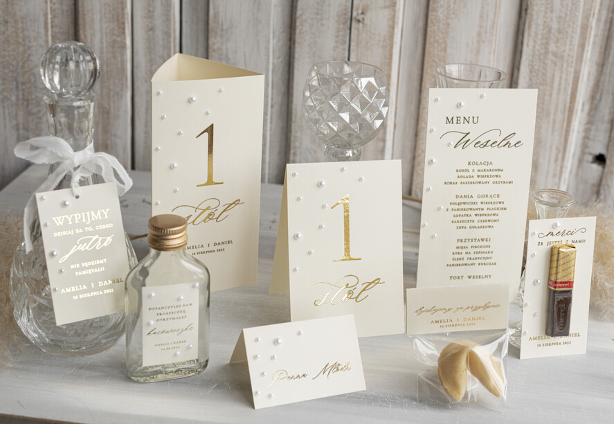 Menu glamour menu weselne karta dań weselnych, eleganckie menu zlocone litery i perełki, stojąca karta dań z numerkiem stołu w jednym, menu, karta drinków, karta deserów 4