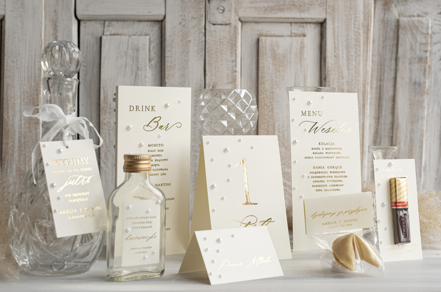 Menu glamour menu weselne karta dań weselnych, eleganckie menu zlocone litery i perełki, stojąca karta dań z numerkiem stołu w jednym, menu, karta drinków, karta deserów 7