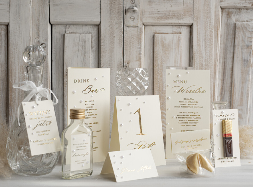 Menu glamour menu weselne karta dań weselnych, eleganckie menu zlocone litery i perełki, stojąca karta dań z numerkiem stołu w jednym, menu, karta drinków, karta deserów 11