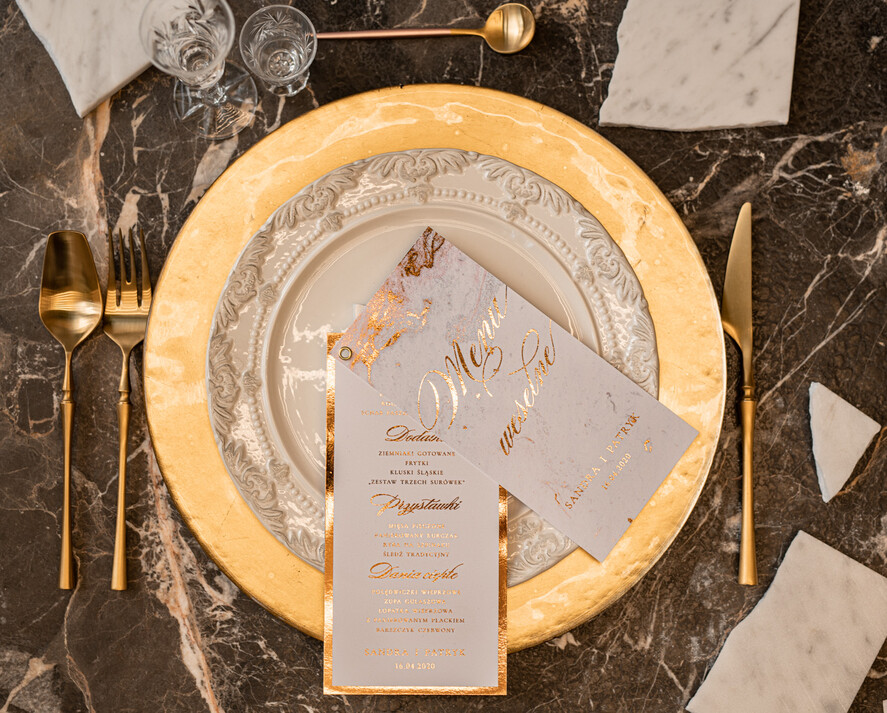 Menu glamour menu weselne plan podawania posiłków na weselu, złote lub srebrne napisy wasza treść1