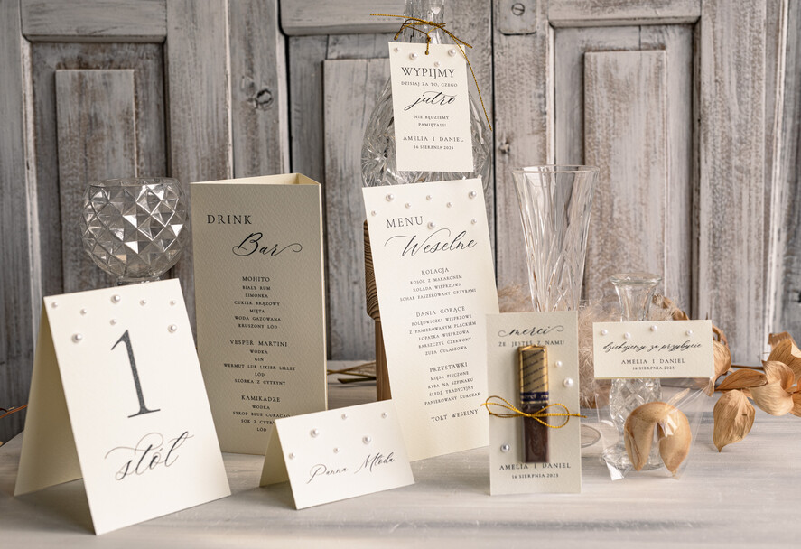 Menu glamour Menu weselne nowoczesne z perełkami, karta dań na weselu, proste i eleganckie menu ślubne, perełki na menu ozdoba stołu weselnego 3