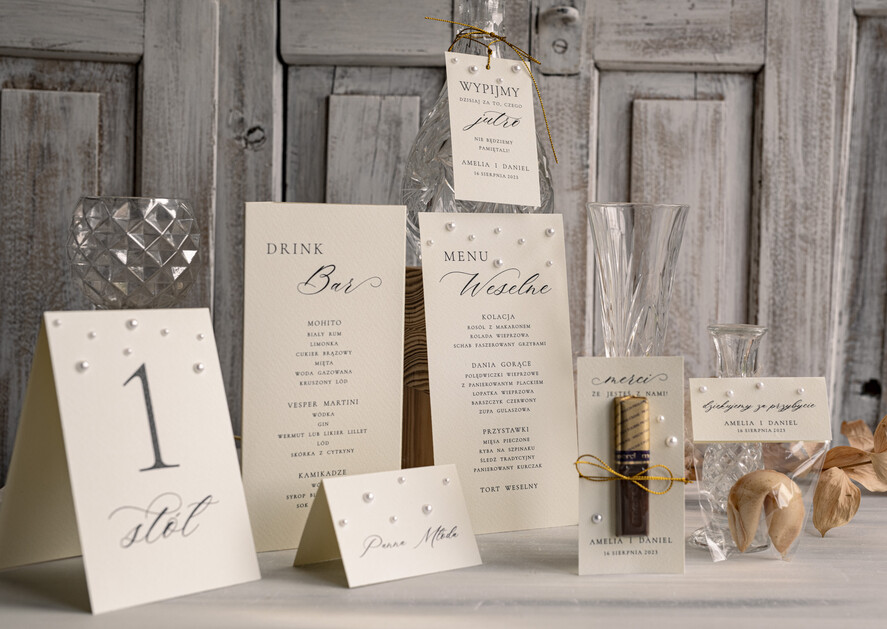 Menu glamour Menu weselne nowoczesne z perełkami, karta dań na weselu, proste i eleganckie menu ślubne, perełki na menu ozdoba stołu weselnego 5