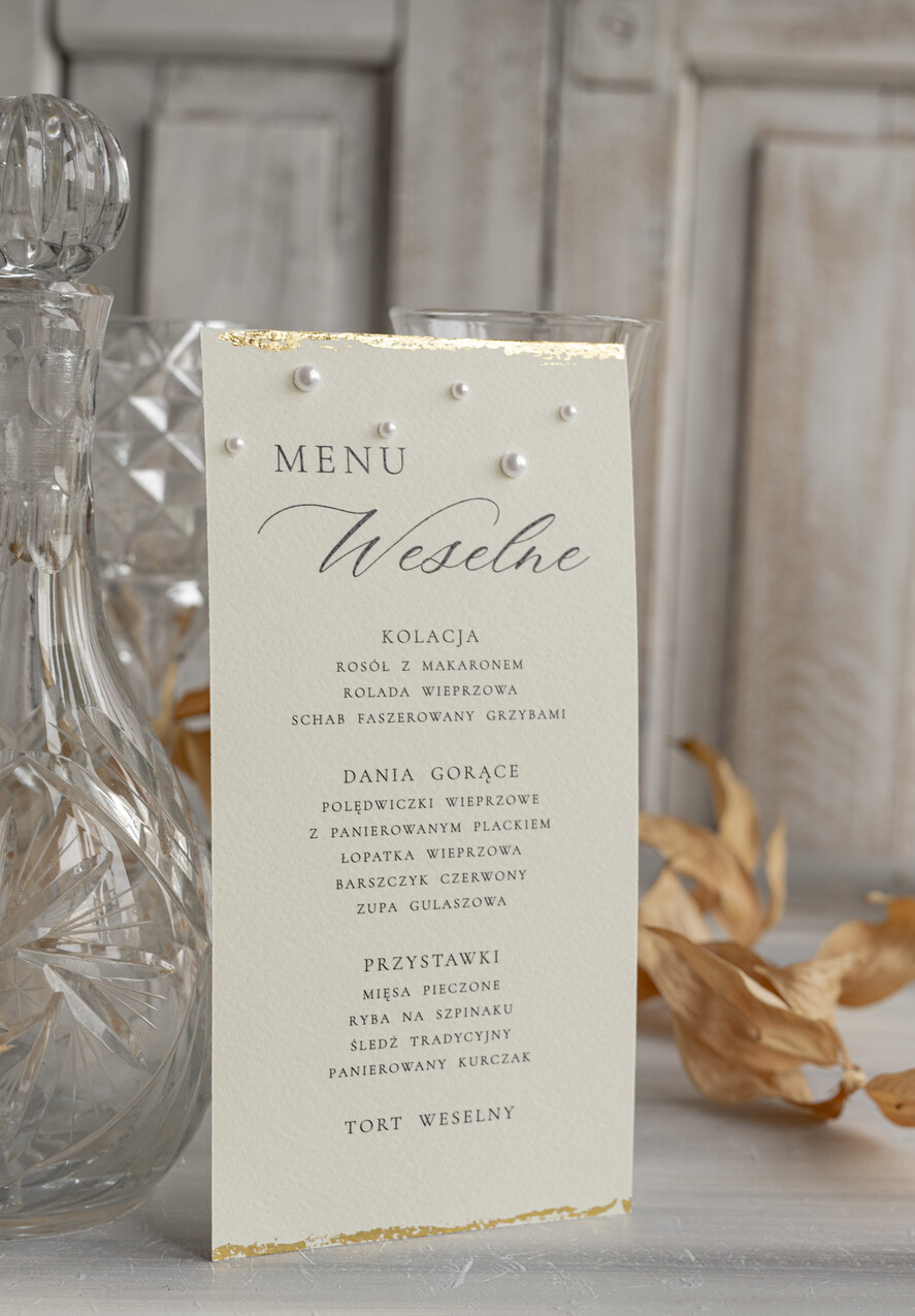 Menu glamour menu weselne na stoły plan podawania posiłków, menu weselne z płatkami złota i perełkami, złocone menu na stół weselne leżąca lub stojąca karta dań 6