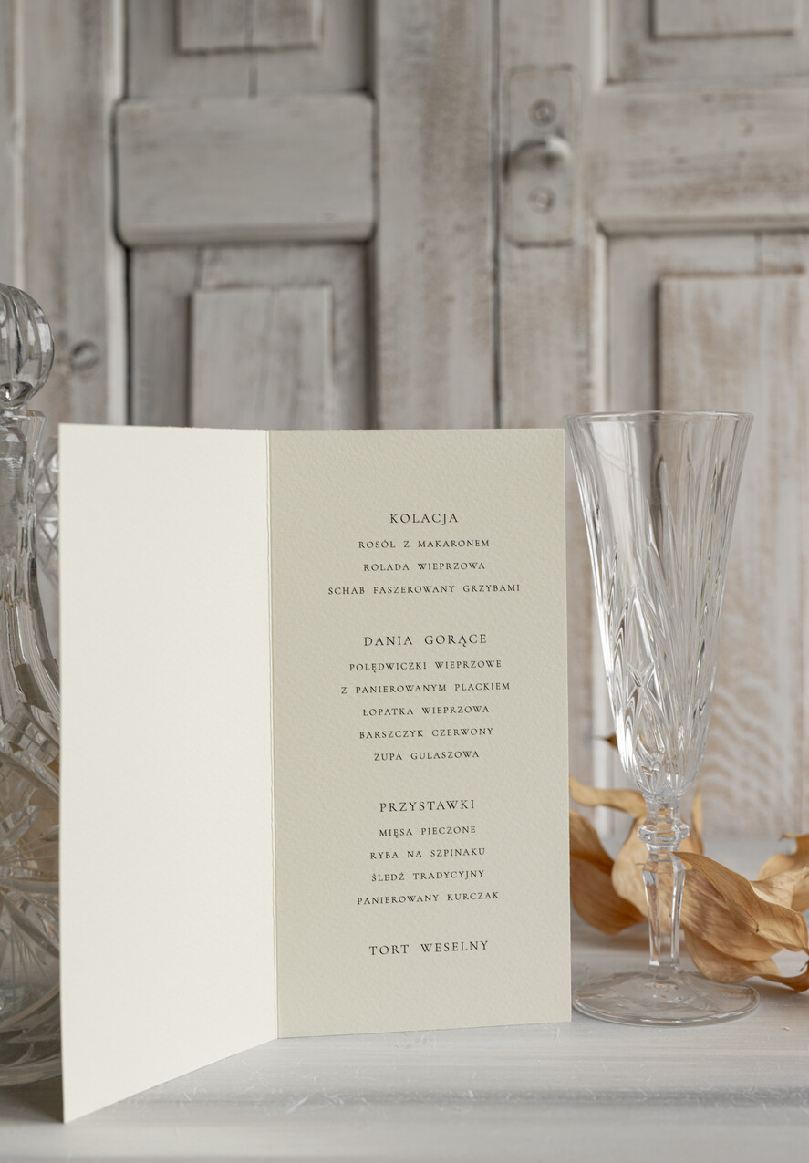 Menu glamour menu weselne na stoły plan podawania posiłków, menu weselne z płatkami złota i perełkami, złocone menu na stół weselne leżąca lub stojąca karta dań 3