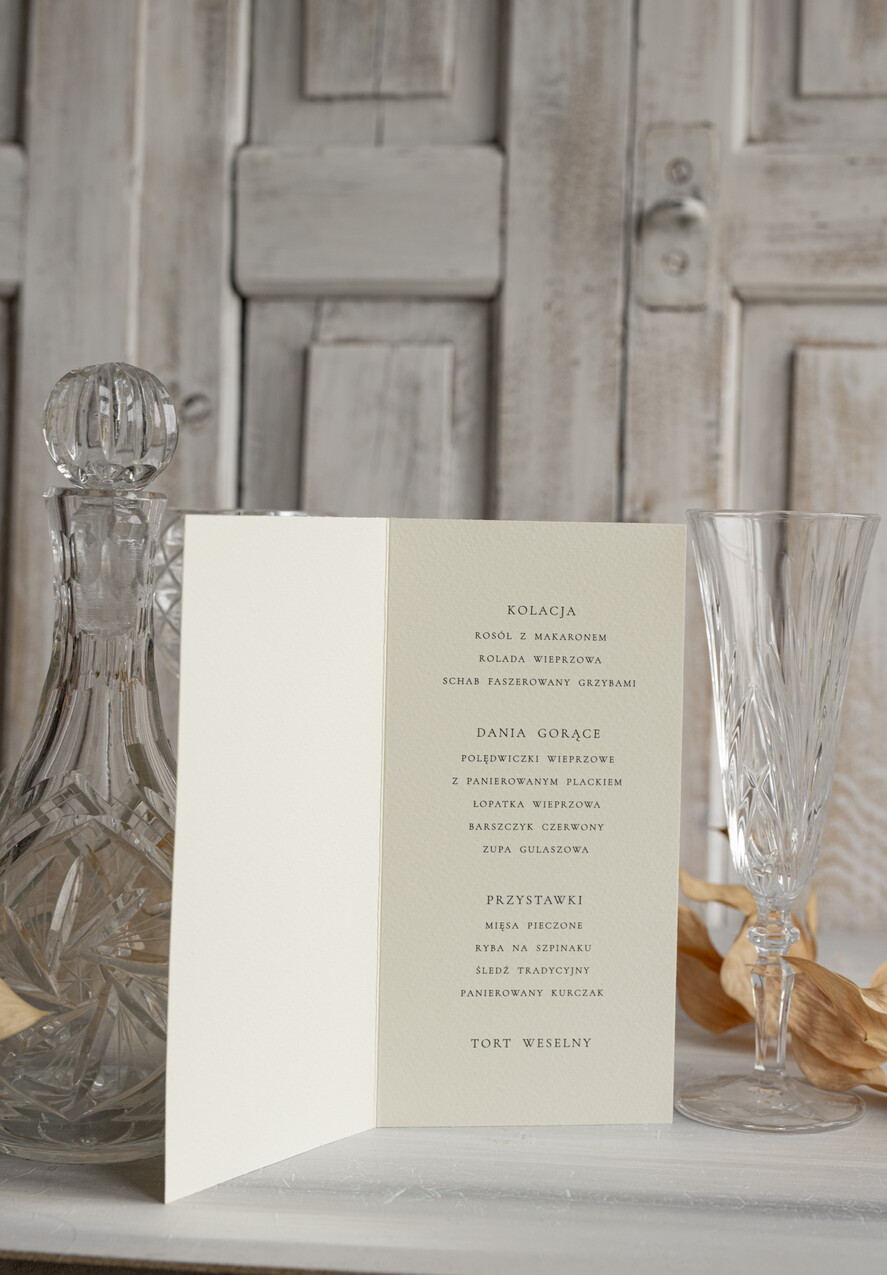 Menu glamour menu weselne na stoły plan podawania posiłków, menu weselne z płatkami złota i perełkami, złocone menu na stół weselne leżąca lub stojąca karta dań 4