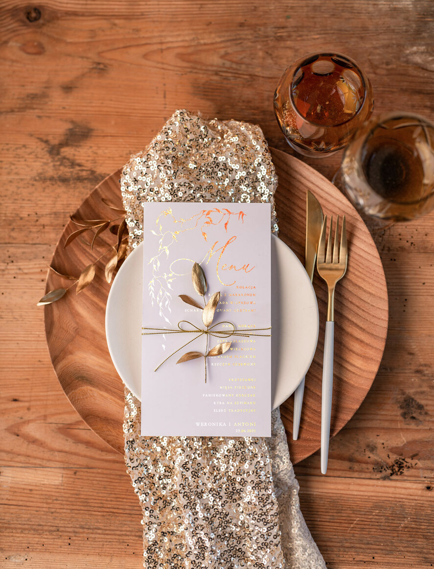 Menu glamour ślubne menu z planem podawania dań wesenych, złote lub srebrne napisy wasza treść0