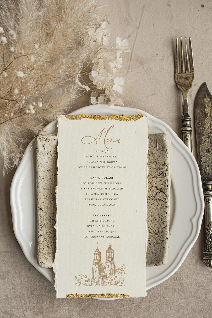 Menu glamour złota karta dań weselnych, menu weselne z dartymi brzegami i płatkami złota, karta podawania dań na weselu ze złotem 1