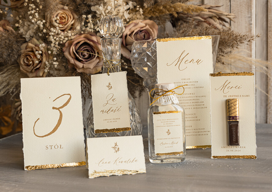 Menu glamour karta dań weselnych menu weselne plan podawania posiłków, złote i eleganckie na klasyczne wesele, menu weselne ze złotem, karta dań z płatkami złota 3