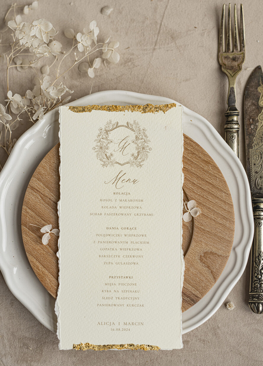 Menu glamour złota karta dań weselnych, menu weselne z dartymi brzegami i płatkami złota, karta podawania dań na weselu ze złotem 4