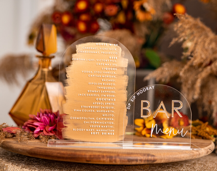 Menu glamour nowoczesna forma karty drinków na weselu, akrylowa karta drinków, stojąca karta drinków, złote napisy na stoły weselne 4