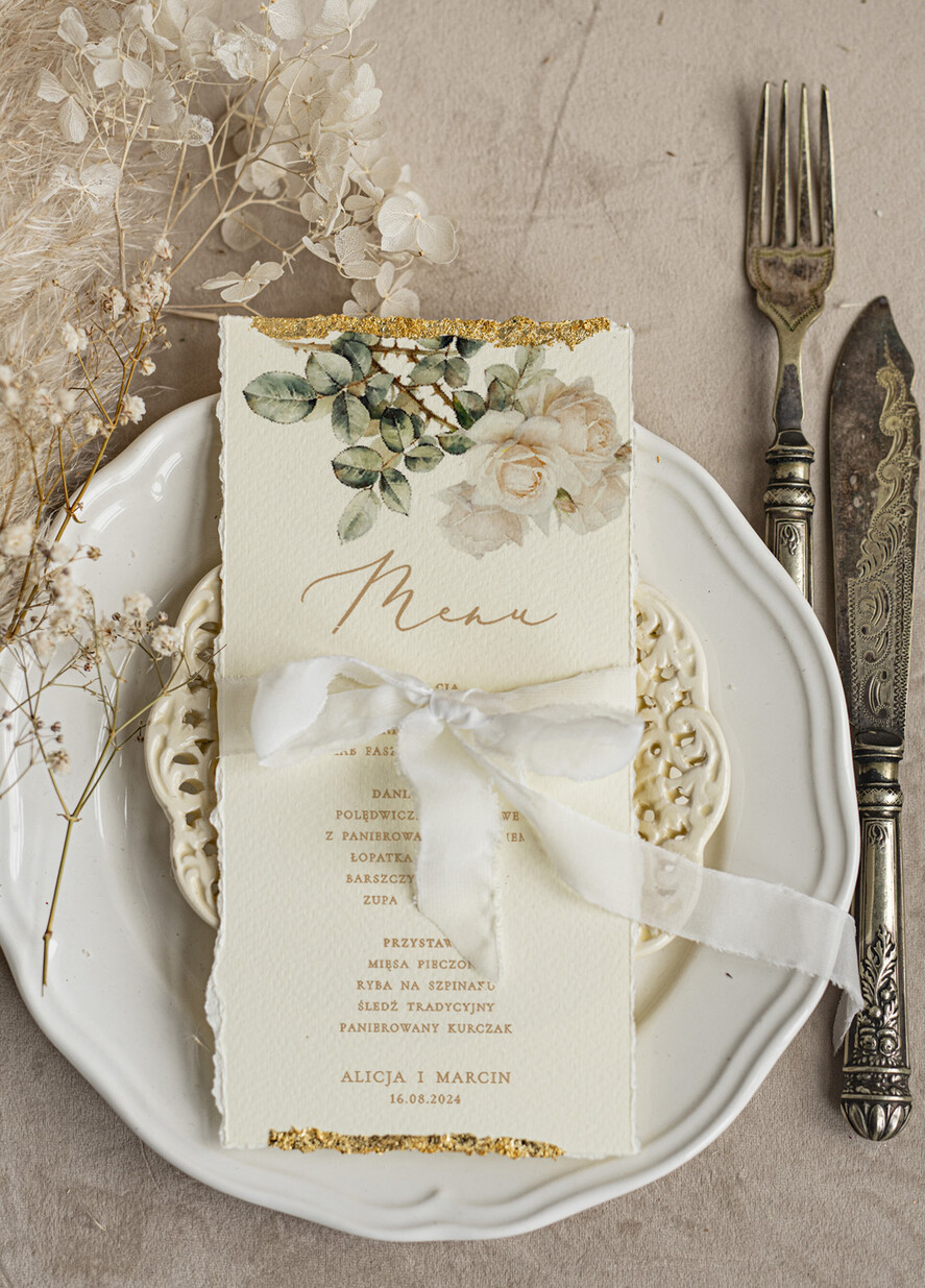 Menu glamour złota karta dań weselnych, menu weselne z dartymi brzegami i płatkami złota, karta podawania dań na weselu ze złotem 0