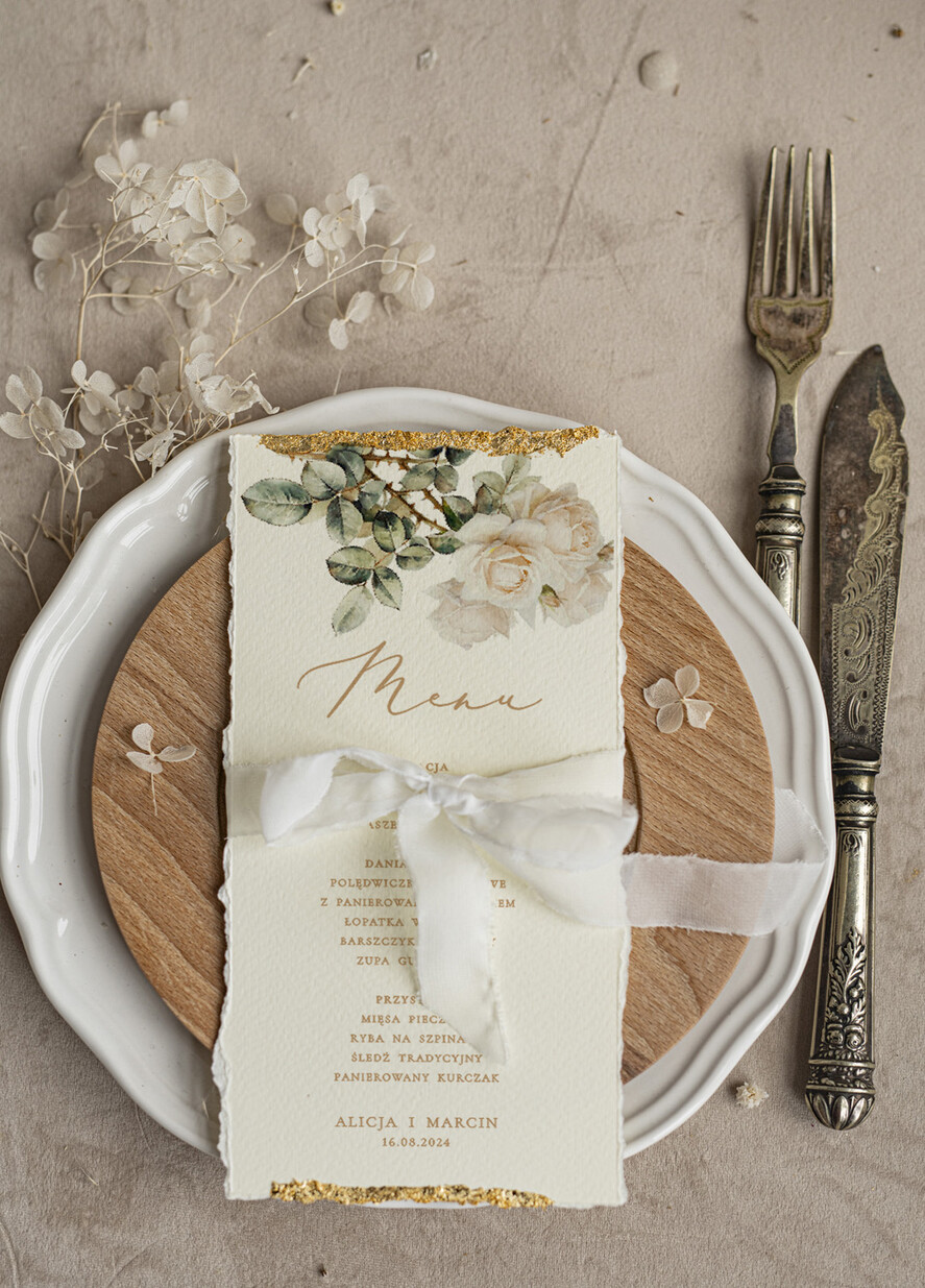 Menu glamour złota karta dań weselnych, menu weselne z dartymi brzegami i płatkami złota, karta podawania dań na weselu ze złotem 3