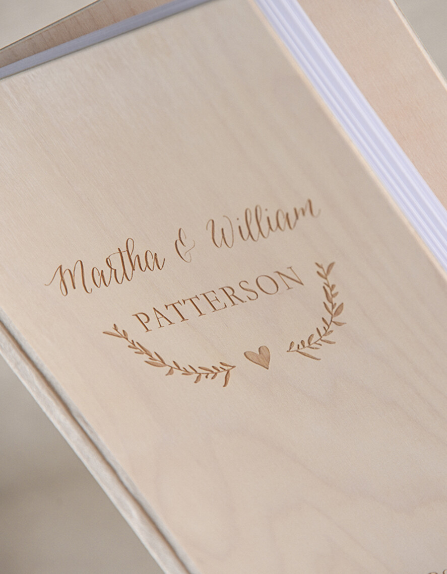 Księgi wpisów gości Drewniane  księga gości do wklejania zdjęć i wpisów gości weselnych, okładka z drewna grawerowane imiona i data3