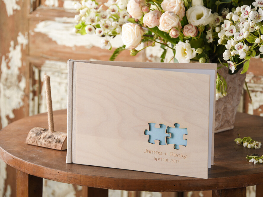 Księgi wpisów gości Drewniane  pamiatkowa ksiega gosci weselnych, rustykalne drewniane okładki grawerowane imiona0