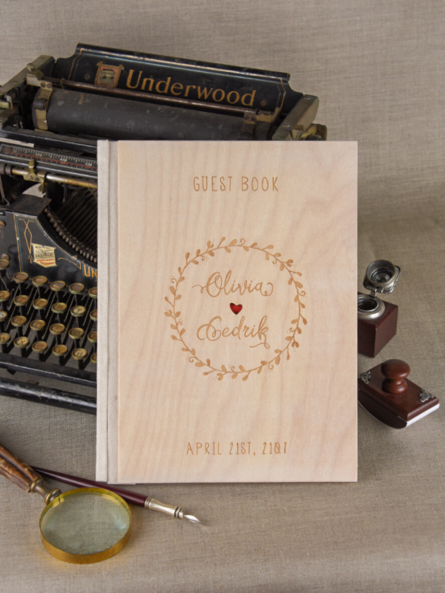 Księgi wpisów gości Drewniane  ksiega pamiątkowa na wpisy gości weselnych, okładka z drewna wasze imiona0