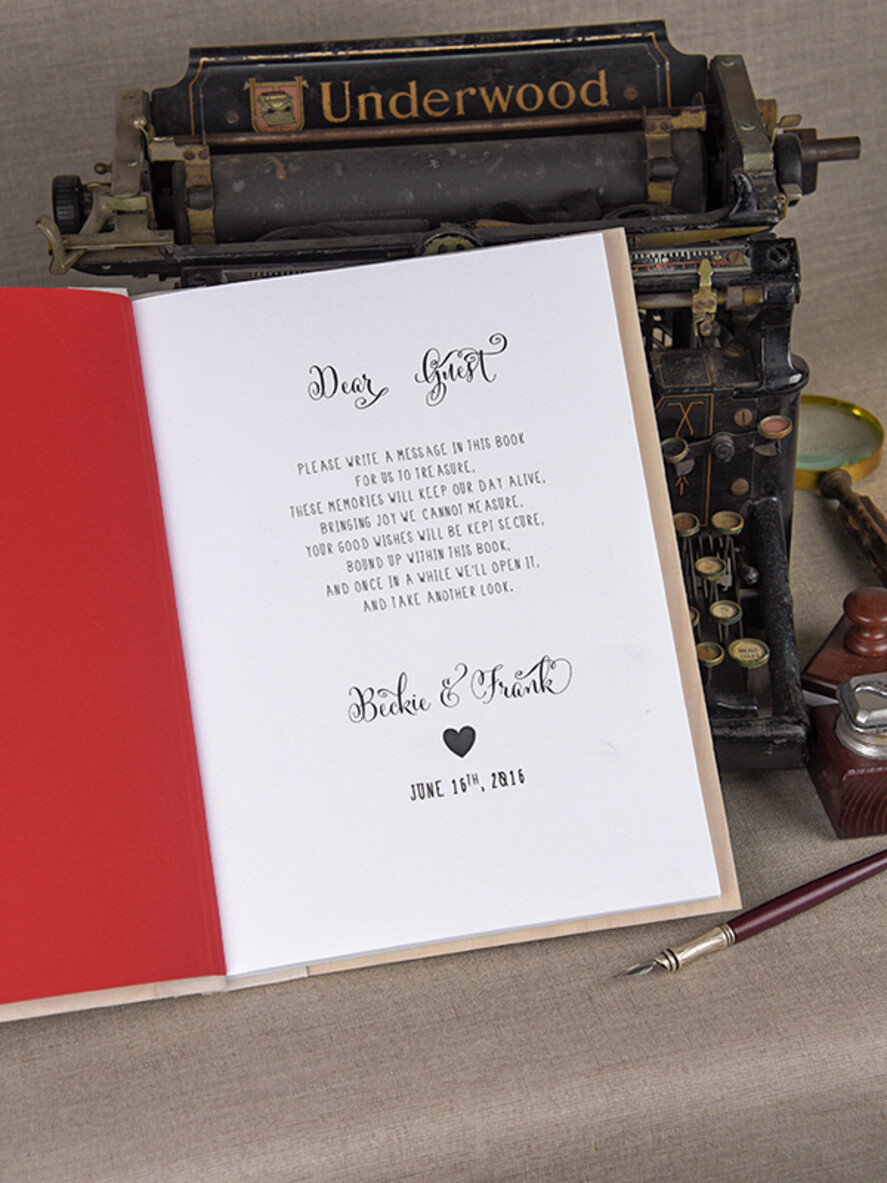 Księgi wpisów gości Drewniane  ksiega pamiatkowa slub mozliwe czarne kartki, drewniana z wygrawerowanymi imionami i datą1