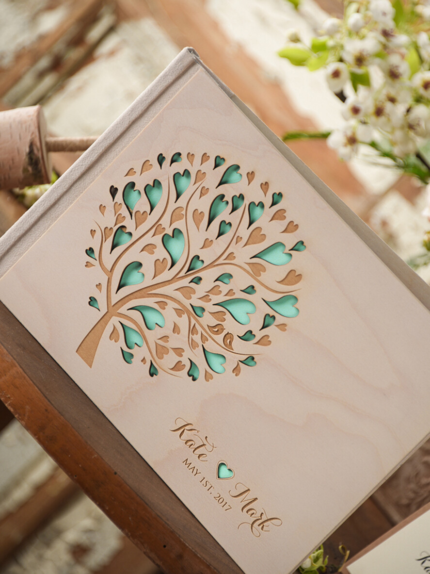 Księgi wpisów gości Drewniane  księga gości weselnych personalizowna, drewniana grawerowana wasze imiona3