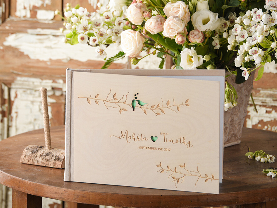 Księgi wpisów gości Drewniane  album ślubny do wpisów gości, rustykalne drewniane okładki grawerowane imiona4