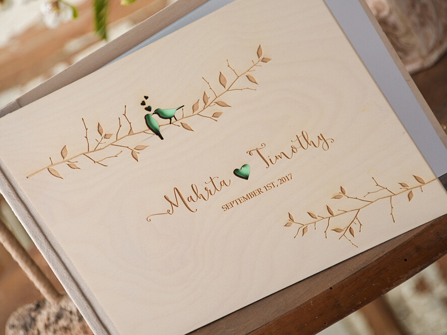 Księgi wpisów gości Drewniane  album ślubny do wpisów gości, rustykalne drewniane okładki grawerowane imiona5