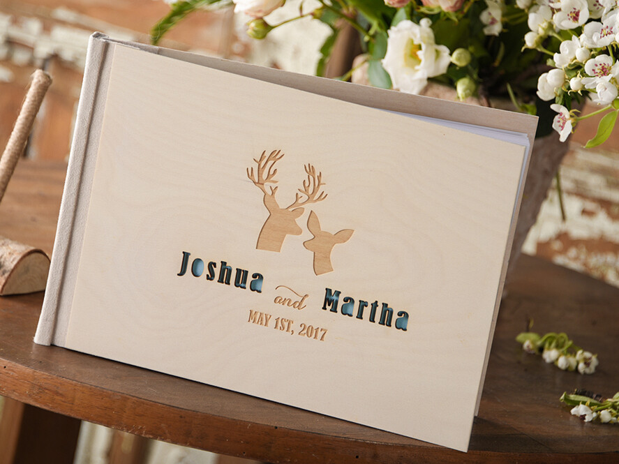 Księgi wpisów gości Drewniane  księga gości na zdjęcia z fotobudki i instaxa, grawer na drewnie wasze imiona i data1