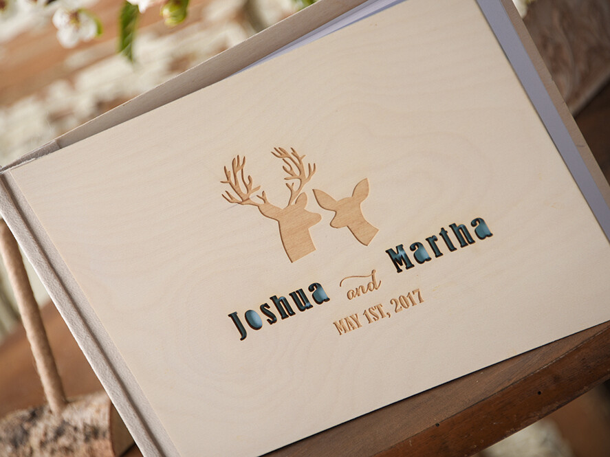 Księgi wpisów gości Drewniane  księga gości na zdjęcia z fotobudki i instaxa, grawer na drewnie wasze imiona i data2