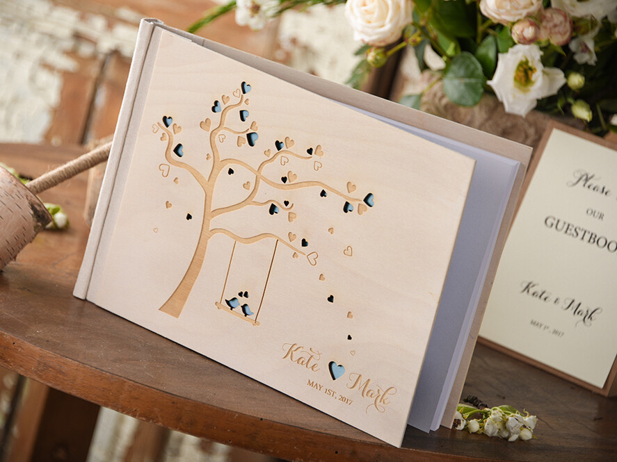 Księgi wpisów gości Drewniane  ksiega pamiatkowa na wpisy gosci weselnych, drewniana okładka wasze imiona1