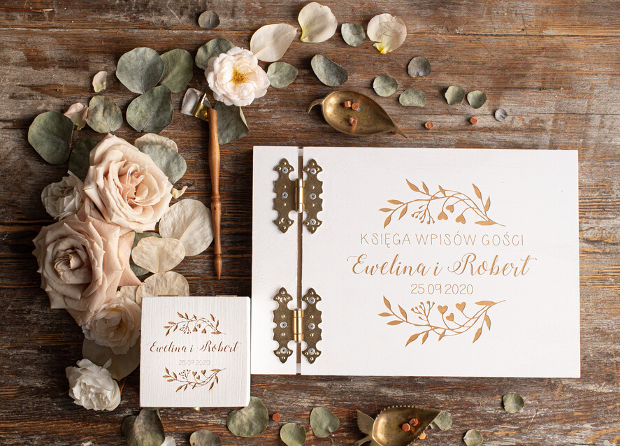Księgi wpisów gości Drewniane  album ślubny do wpisów gości, okładka z drewna grawerowane imiona i data10