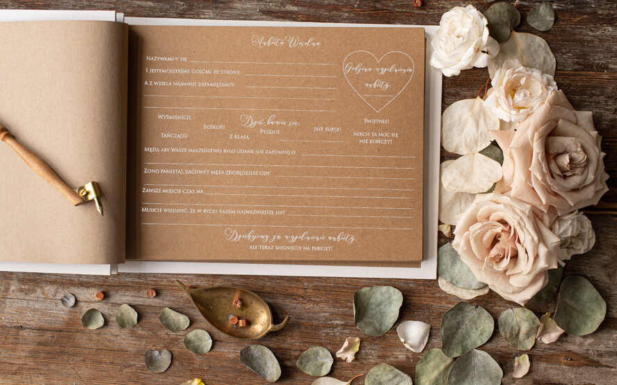 Księgi wpisów gości Drewniane  album ślubny do wpisów gości, okładka z drewna grawerowane imiona i data3