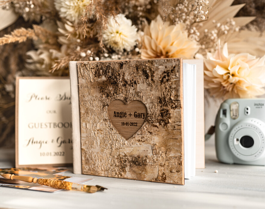 Księgi wpisów gości Drewniane  rustykalna księga z drewna, Drewniana korowa pamiątkowa książka księga wpisów gości weselnych grawerowane imiona i data w sercu6