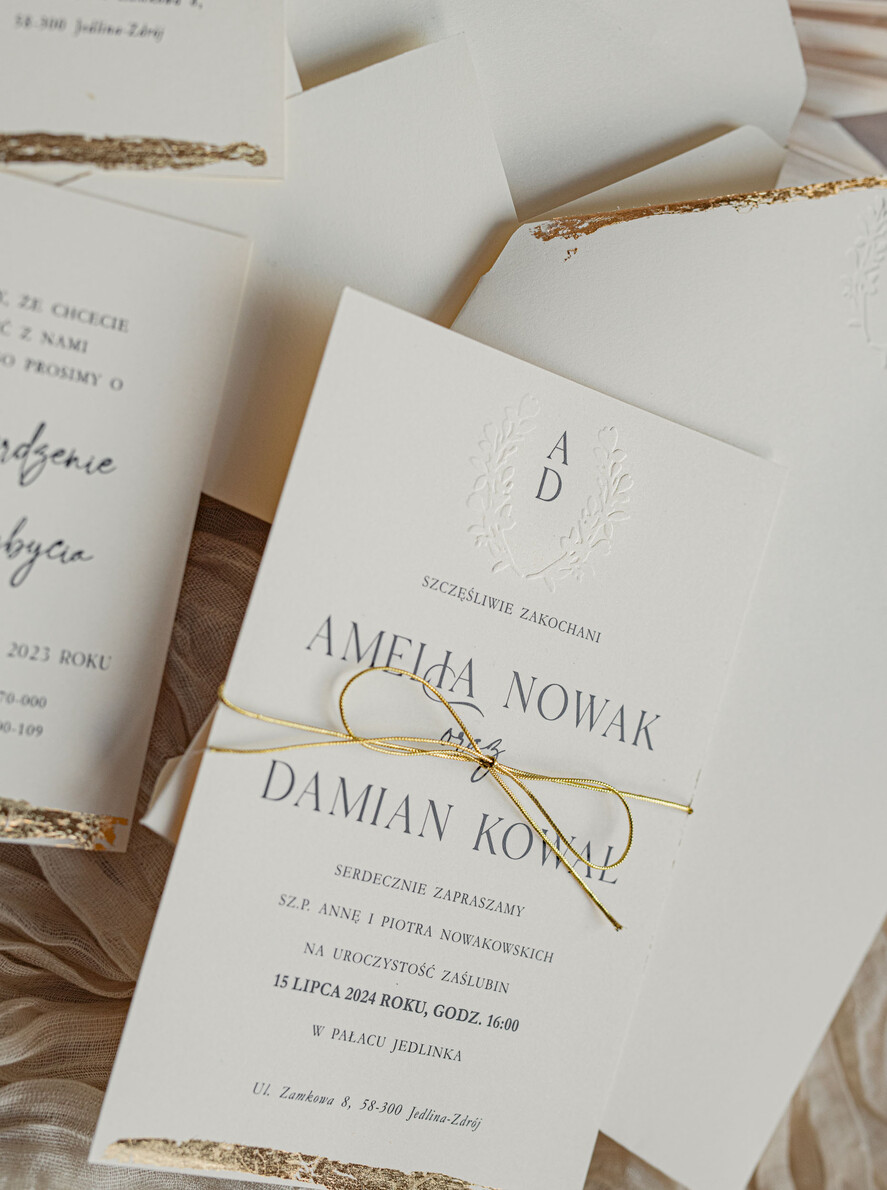 Zestawy Próbkowe próbki zaproszeń Próbka zaproszenia ślubne z tłoczeniem, Serwis Próbkowy minimalistyczne zaproszenie na ślub złocone, suchy przetłok złocone zaproszenie na ślub cywilny perły3