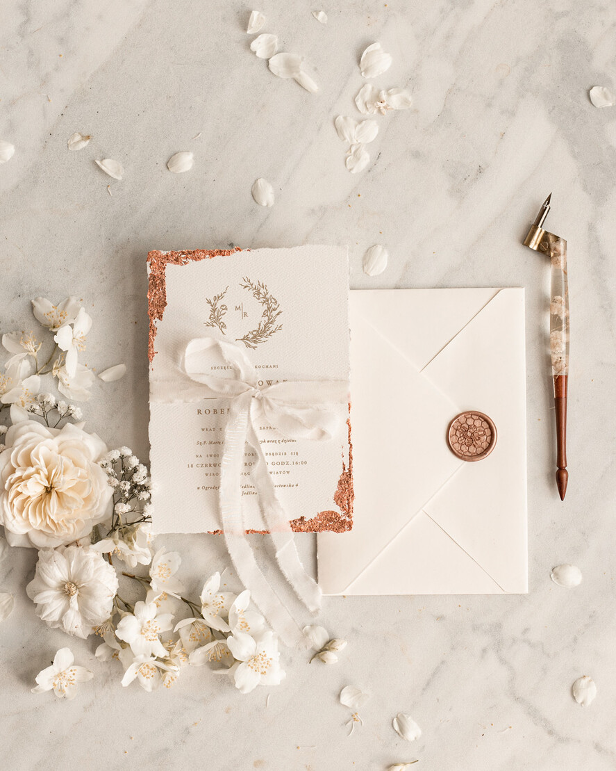 Zestawy Próbkowe próbki zaproszeń zaproszenia próbne na ślub, Zaproszenia ślubne z płatkami złota, delikatne zaproszenia na ślub ze złotem, zaproszenie glamour jedwabna wstążka0