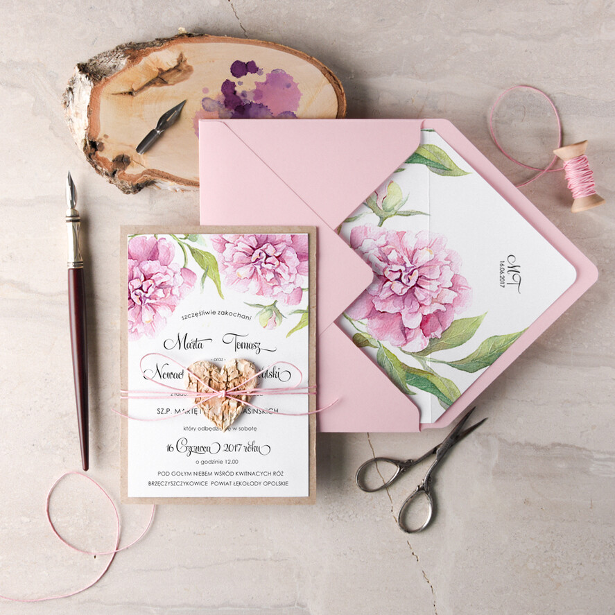 Zaproszenia ślubne Rustykalne i Natura pastelowe zaproszenia ślubne robione na zamówienie w stylu rustykalnym z pięknymi kwiatami peonii0