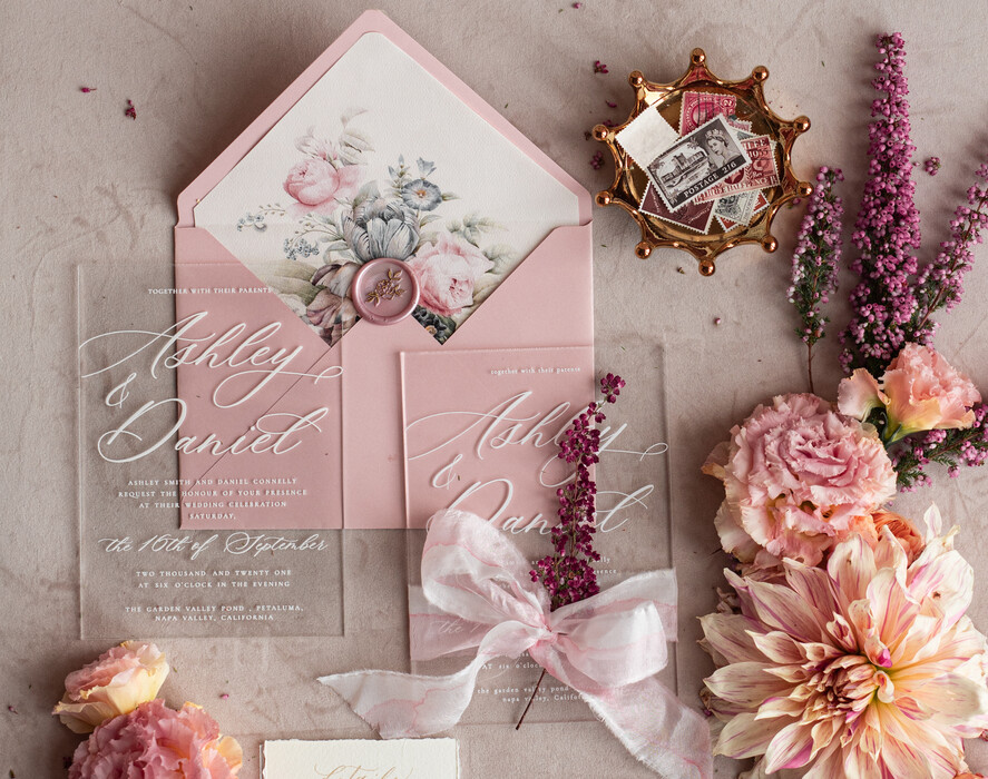 Zaproszenia ślubne Rustykalne i Natura przezroczyste zaproszenia z wrzosem, zaproszenia na ślub z wrzosem, eleganckie zaproszenia na pleksie ozdobione wrzosem, Rustykalne Zaproszenia Ślubne6