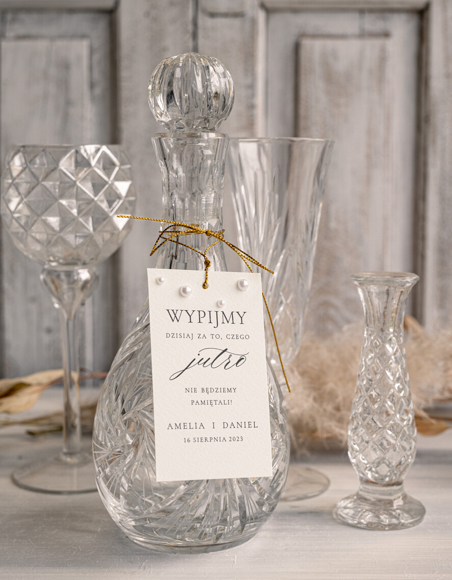 Zawieszki na butelki rustykalne etykiety na wódkę weselną, eleganckie winietki z dowolną treścią, zawieszki ślubne z perełkami, zawieszki na butelkę z perełkami1