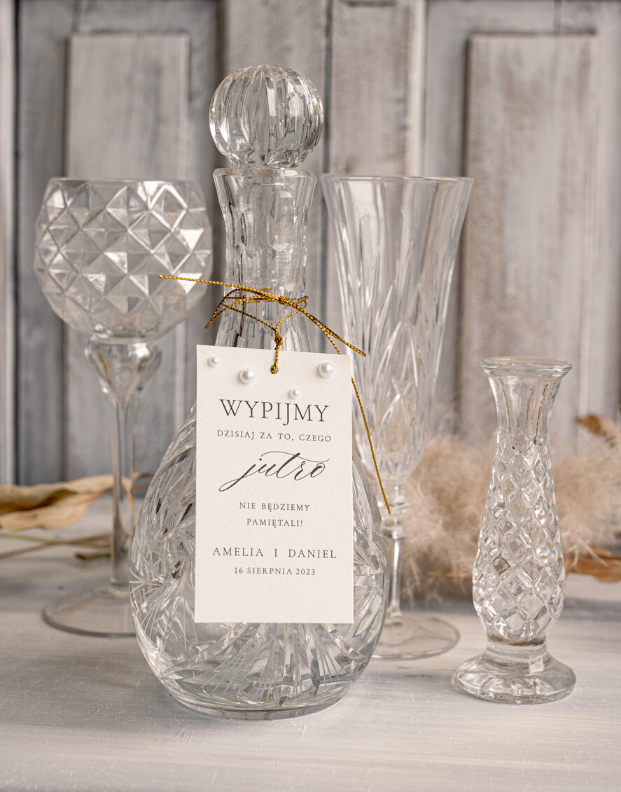 Zawieszki na butelki rustykalne etykiety na wódkę weselną, eleganckie winietki z dowolną treścią, zawieszki ślubne z perełkami, zawieszki na butelkę z perełkami2