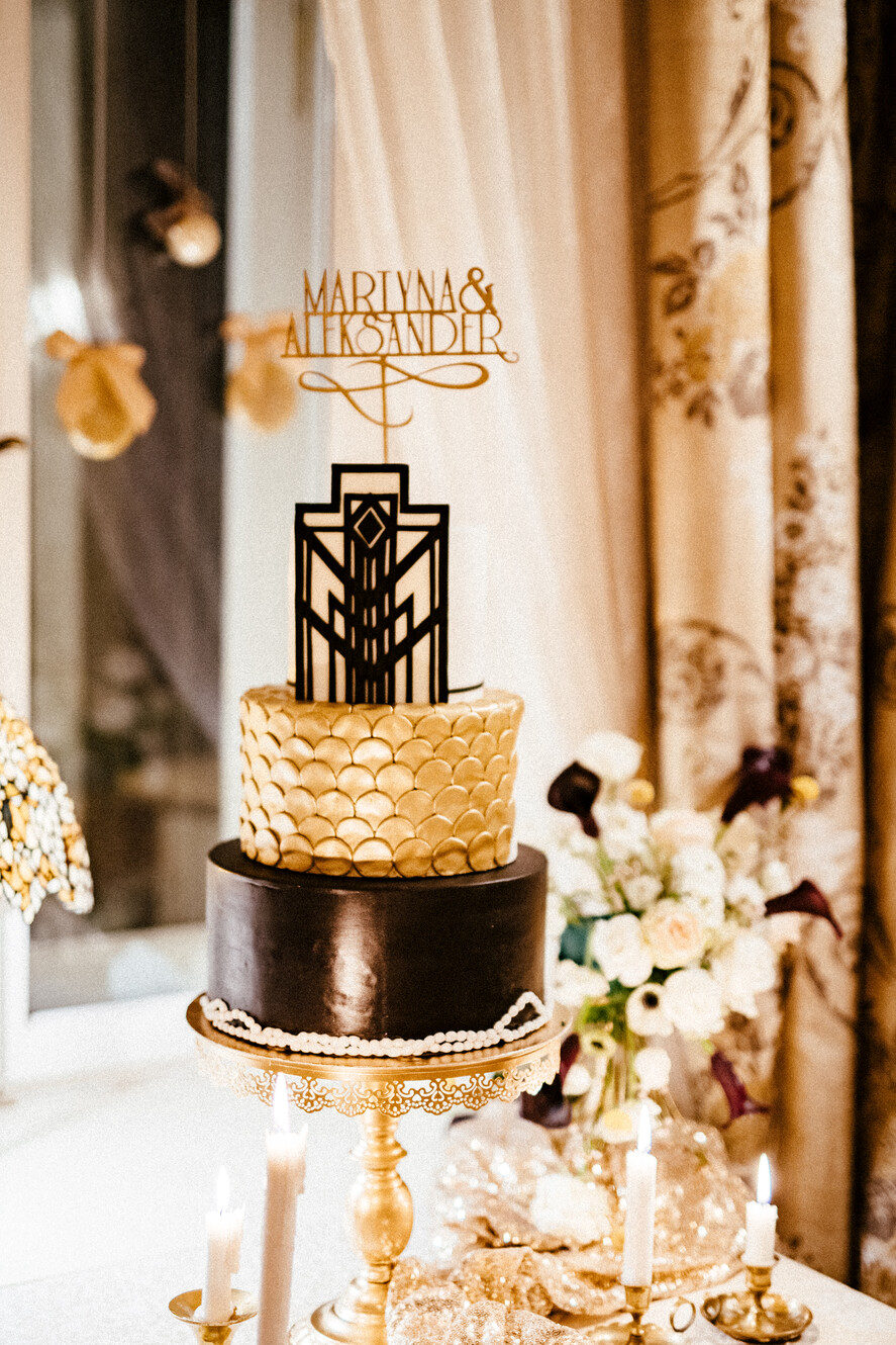 Figurki na tort / cake topper statuetki złote napisy na tort ślubny   0